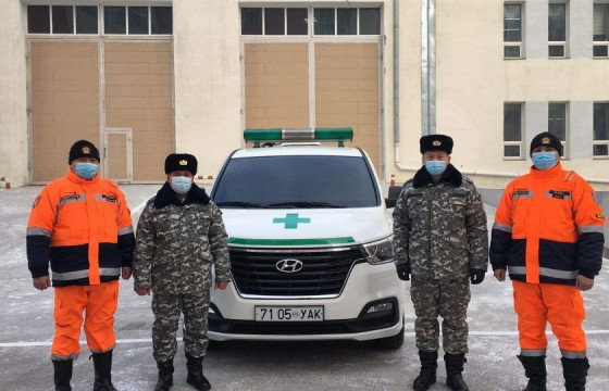 Онцгой байдлын алба хаагчид 