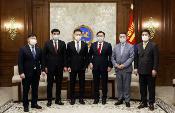 Ц.Цэрэнпунцаг нарын гишүүдийн өргөн барьсан хуулийн төслийг хэлэлцэхийг дэмжсэнгүй