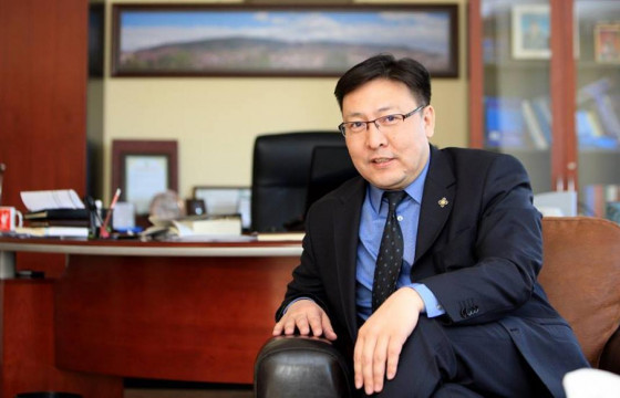 ТҮР ХҮЛЭЭ, ГАНЦ ХОРОМ-Ж.БАТЗАНДАН: Ялагдсан би түр амарсан нь дээр байлгүй дээ