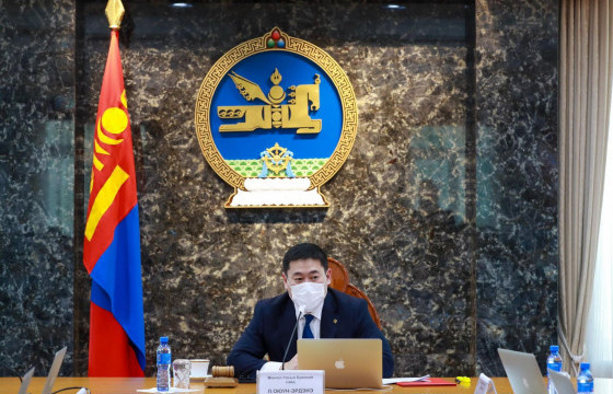 Ерөнхий сайд Л.Оюун-Эрдэнийг Оюунтолгойгоос эхлээд олон ажил хүлээж байна