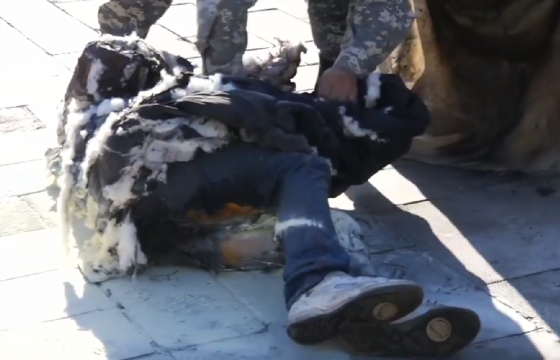 Талийгаач Э.Энхтөгс аав болон дүүгийн хамт Чингэлтэй дүүрэгт амьдардаг байжээ