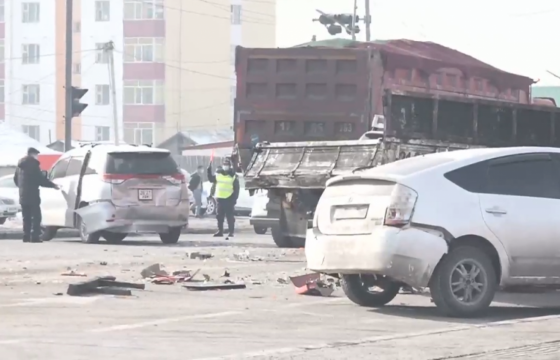 Баянхошуунд 11 машин мөргөлдсөн ноцтой осол гарлаа