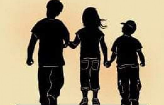 Өөдөсхөн үрсээ өөрсдөд нь итгэж үлдээхээ больцгооё