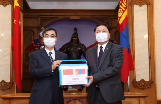 Батлан хамгаалах яам коронавирусийн эсрэг вакцин хүлээн авлаа