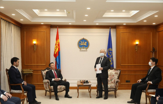 Х.БАТТУЛГА: Үндсэн хуулийг дуртайгаараа тайлбарлаад, мушгиад байж болохгүй