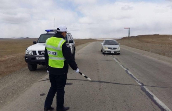 Автомашины төмөр хийцэд хавчуулагдаж, хоёр хүн нас баржээ