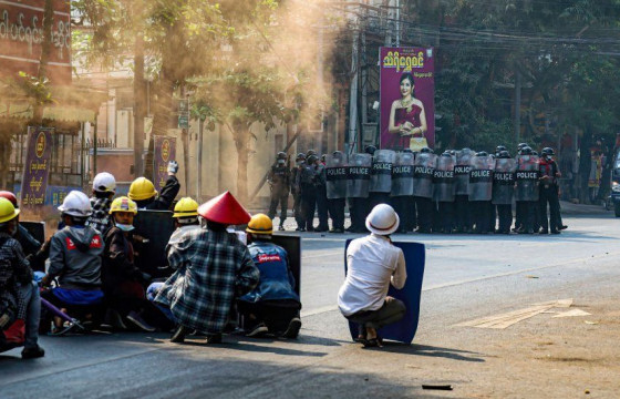 Мьянмарын жагсаалд 50 хүний амь эрсэджээ