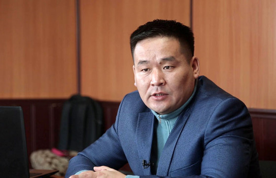 И.МӨНХЖАРГАЛ: С.Эрдэнэ тамга булаан авч, МАН-ын захиалгыг биелүүлж байна