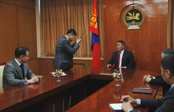 Ерөнхийлөгч Х.Баттулга АНУ-д суугаа Элчин сайдыг эгүүлэн татах асуудлыг зөвшилцөхөөр албан бичиг хүргүүллээ