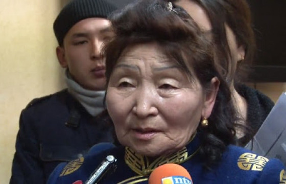 Б.Содномдаржаагийн ээж Б.ЖАВЗМАА: Хүүг минь нууцаар баривчлаад хорьчихсон, суллагдаад аав, ээждээ хүрээд ирээсэй л гэж боддог