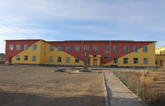 Дотуур байрны 42 хүүхэд хоолны хордлогод орсноос наймынх нь биеийн байдал хүнд байна