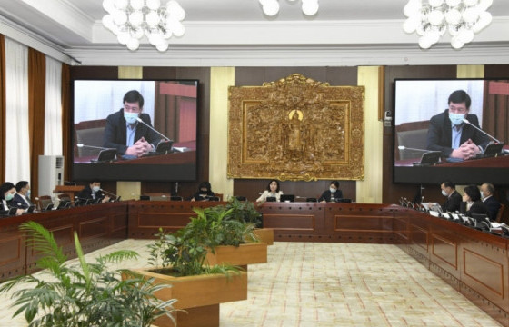 Эрүүл мэндийн тухай болон хамт өргөн мэдүүлсэн хуулийн төслүүдийг санаачлагч нь буцаан татлаа