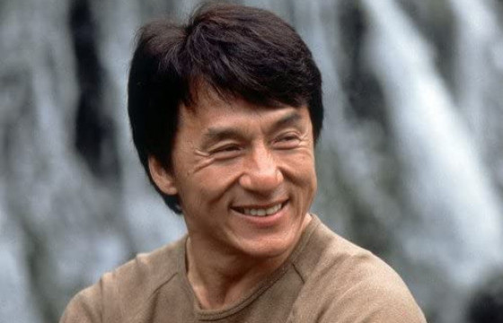 ЖЕКИ ЧАН: Би хүмүүсийн инээмсэглэлгүй царайнд юу нуугдаж байгааг мэдэрдэг болохоороо л инээлгэж чаддаг