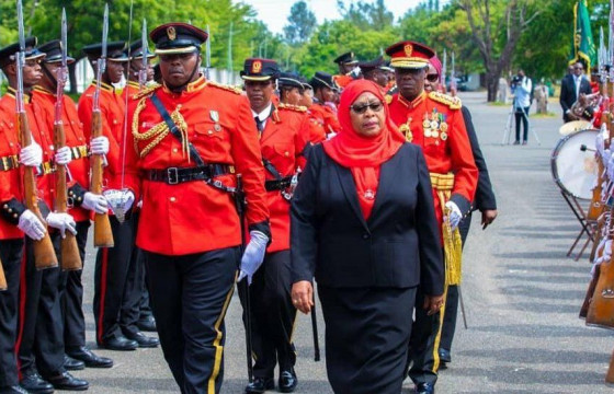 Танзани Улс эмэгтэй Ерөнхийлөгчтэй боллоо