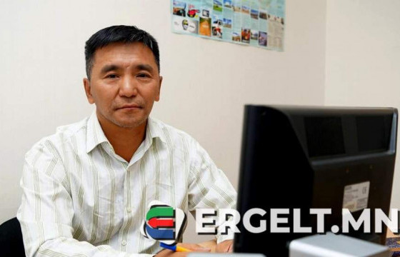 Х.Батсуурь: Ашиг олохын төлөө ард түмнээ ядуу байлгадаг түүх манайд давтагдаж байна
