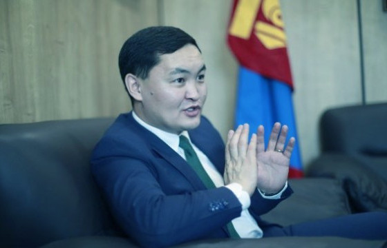 Ч.ӨНӨРБАЯР: Танк унаснаараа улс орноо авардаг юм биш. Тэр Ерөнхийлөгч болох гээд зугтаасан