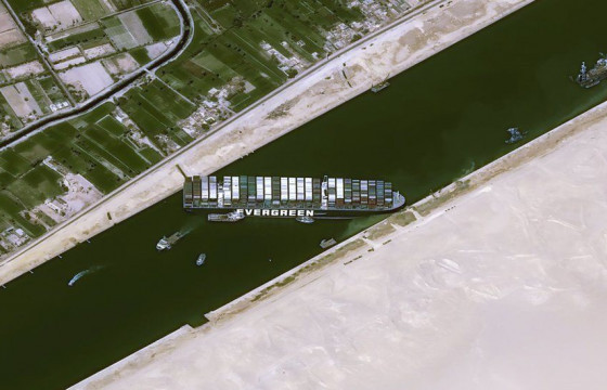 Суэцийн сувагт гацсан хөлөг онгоцыг чөлөөллөө