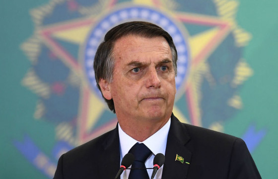 Бразилийн Ерөнхийлөгч Засгийн газрынхаа зургаан сайдыг ажлаас нь чөлөөлжээ