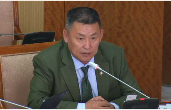 Ш.АДЬШАА: С.Бямбацогт ажлын хэсгийг ахлахаас нэрээ тат. Үгүй бол Байнгын хорооны даргын албаа хүлээлгэж өг