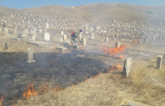 Далан давхрын оршуулгын газарт гарсан түймрийг бүрэн унтраажээ