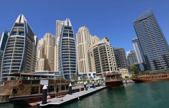 Дубайд нүцгэн зургаа авахуулсан эмэгтэйчүүдийг баривчилжээ