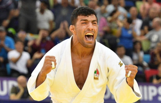 Саид Моллаи хүрэл медаль хүртлээ