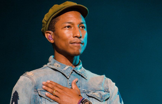 Дуучин Фаррелл Уильямс үеэлийнхээ нас барсан хэрэгт мөрдөн байцаалт явуулахыг хүсчээ