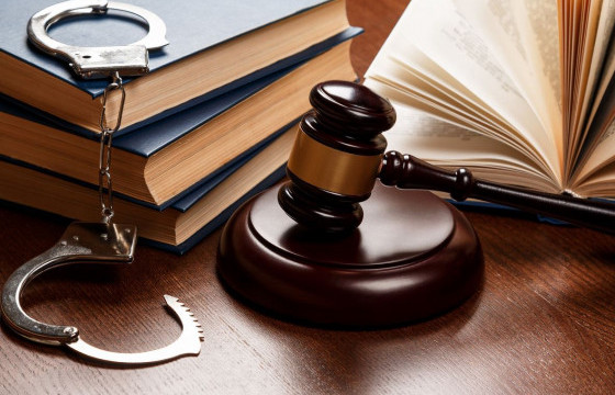 ХАВТАСТ ХЭРЭГ: Утсаа зарж, архи авахгүй гэсэн найзынхаа хоёр нүдийг ухаж, сохолжээ