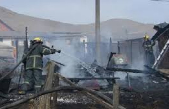 Хангай хотхонд амбаар шатаж, нэг иргэн амиа алджээ