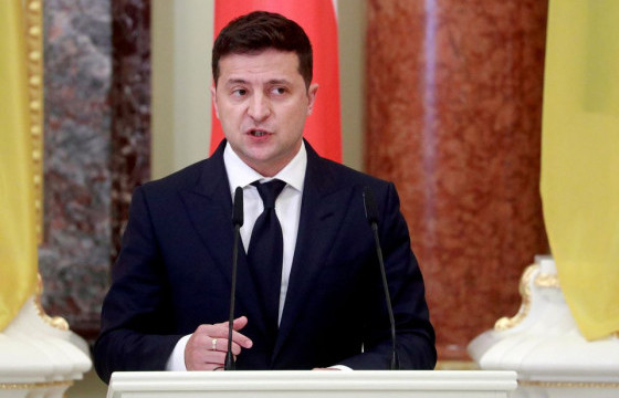 Украин Улсын Ерөнхийлөгч Владимир Путинтэй уулзаж, хоёр улсын энхийн хэлэлцээр хийхийг уриалжээ