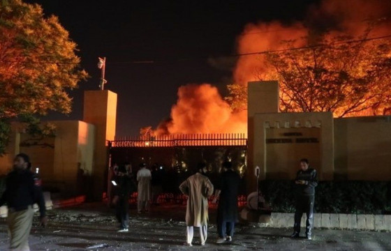 Пакистан Улсын зочид буудалд тэсрэх бөмбөг дэлбэрчээ