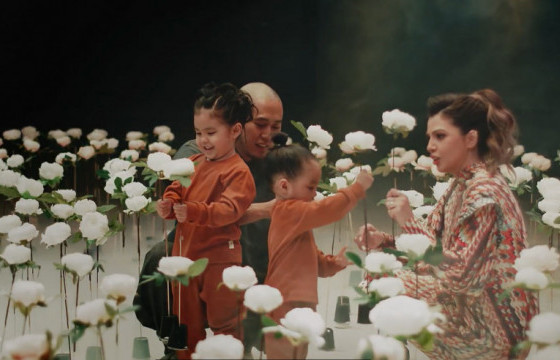 Rokit Bay эхнэр С.Анугийн хамт 