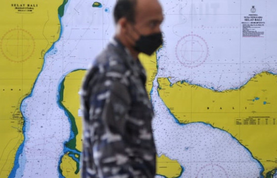 Индонезид 53 хүн тээвэрлэж явсан шумбагч хөлгийг олох найдвар багасаж байна