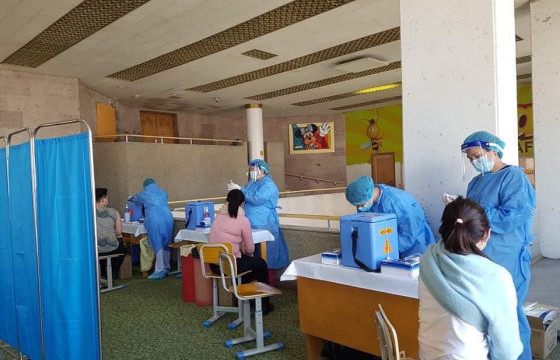 Нийслэлд вакцины нэгдүгээр тунд 18085, хоёрдугаар тун 19393 хүн хамрагдсан байна