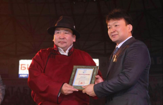 Д.ЭРДЭНЭБАТ: Би Н.Түвшинбаярт “Энхбат томорчихсон байна