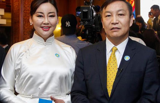 Л.Гүндалайгийн эхнэр Ард түмнээ хайрлая намын дарга болжээ