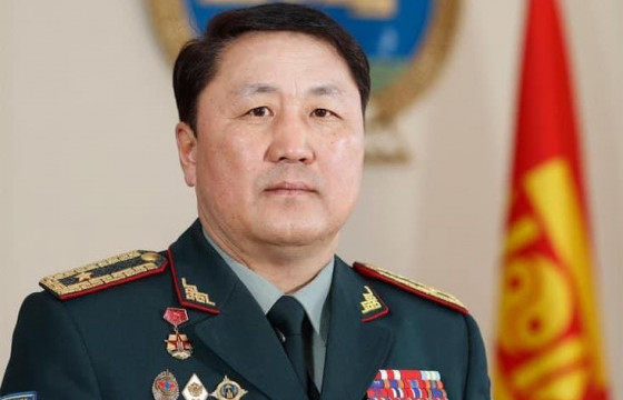 Г.Сайханбаяр: Алтан мөрдэстнүүддээ 