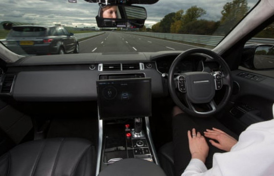 Их Британичууд энэ жилдээ багтаан автомат жолоодлоготой машиныг  ашиглах боломжтой