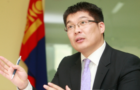 Хуульч Б.Ган-Очир: С.Эрдэнэ Ардчилсан намыг төлөөлөх эрхгүй