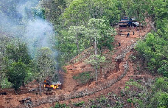 Мьянмарын агаарын бааз дайралтад өртжээ