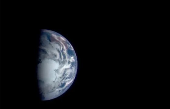 НАСА: Дэлхийн тэнхлэг хөдөлж, хойд, өмнөд туйлын байршлыг өөрчилсөн