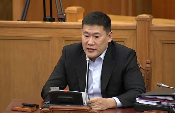 Л.ОЮУН-ЭРДЭНЭ: Хилийн боомтын өргөтгөлийг эрчимжүүлж, Цагаан хад суурьшлын бүсийг эрчим хүчинд холбоно