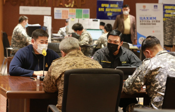 УОК-ЫН НАРИЙН БИЧГИЙН ДАРГА Ж.АМГАЛАНГ ЧӨЛӨӨЛЖ, Т.БАЯРХҮҮГ ТОМИЛНО