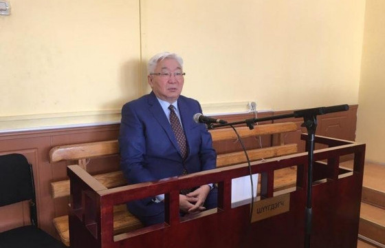 Э.БАТ-ҮҮЛ: Намайг С.Зоригийн хэргийн захиалагч гэж байгаа бол бариад, хариуцлага тооцох ёстой биз дээ