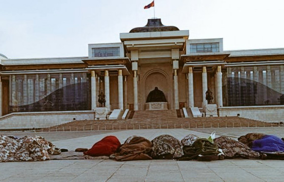 Д.ГАНБАТ: УИХ дахь Ардчилсан намын бүлэг өлсгөлөнгөө зогсоож байна