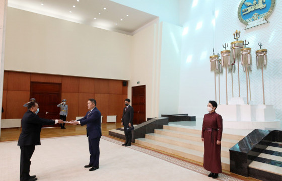 БНАЛАУ-аас Монгол Улсад суух Онц бөгөөд Бүрэн эрхт Элчин сайд Пэнгсаван Гээвбасөд Итгэмжлэх жуух бичгээ өргөн барилаа