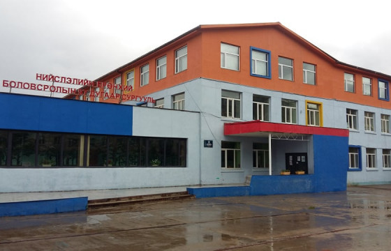 97 дугаар сургуулийн багш гурван давхрын цонхоор унаж, амиа алджээ