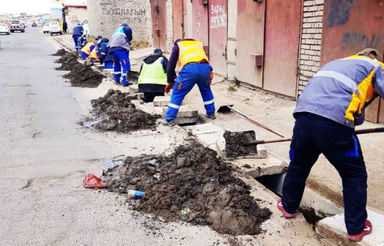 Борооны ус зайлуулах шугамын лаг цэвэрлэгээний ажил хийж байна