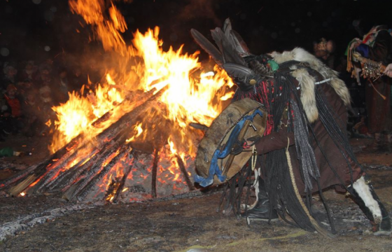 Бөөгийн зан үйл үйлдэж байгаад шатаж, нас баржээ