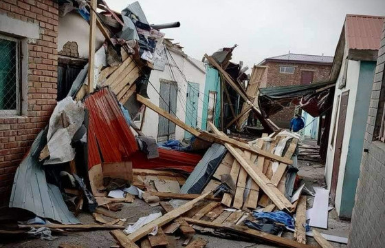 Говь-Алтай аймагт хүчтэй шороон шуурганы улмаас 15 айлын гэр нуржээ